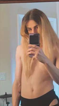 OnlyFans account  meowdelyn avatar 1