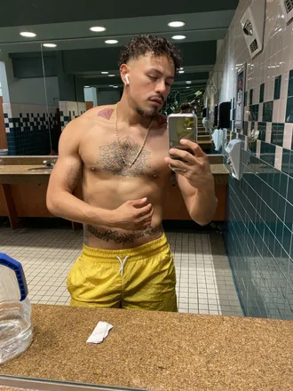 OnlyFans cuenta isjoshie_ header 2