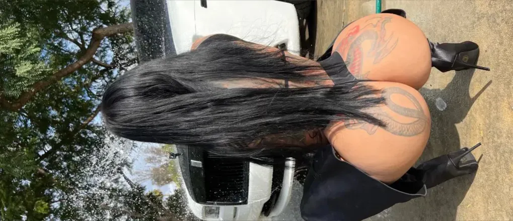 OnlyFans cuenta britt2bomb header 2