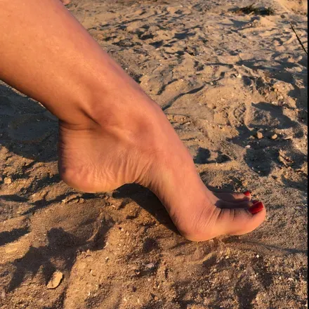 OnlyFans cuenta lanarobertsfeet avatar 1