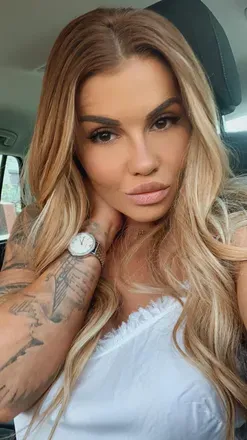 OnlyFans account  azaleea2124 avatar 1