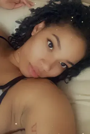 OnlyFans cuenta flyyellowbaby header 2