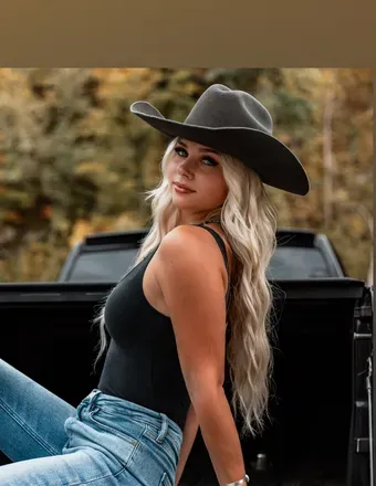 OnlyFans account  lindsaybercosky avatar 1