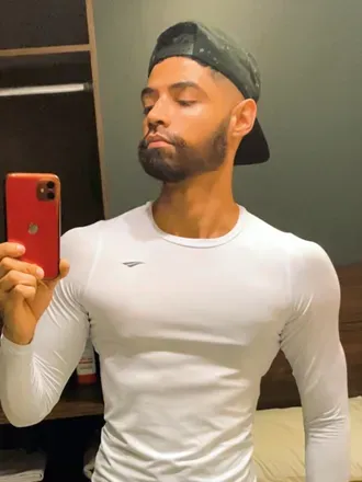 OnlyFans account  leonelrocha avatar 1