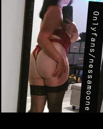 OnlyFans cuenta nessamoone header 2