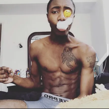 OnlyFans cuenta putt_name_here header 2