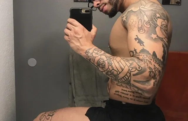 OnlyFans cuenta daddyzcakez header 1