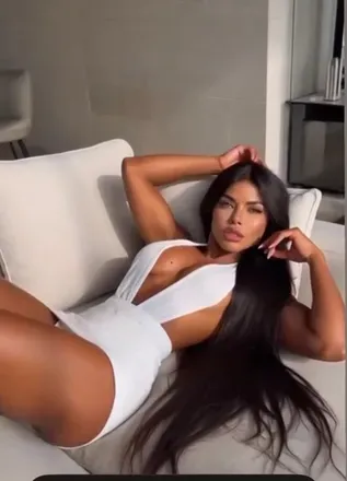 OnlyFans cuenta suzycortez header 2