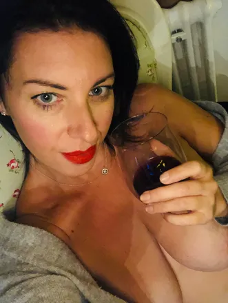 OnlyFans cuenta shellebelleaugust header 2