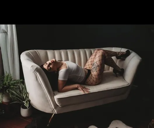 OnlyFans cuenta lucybloomx header 2