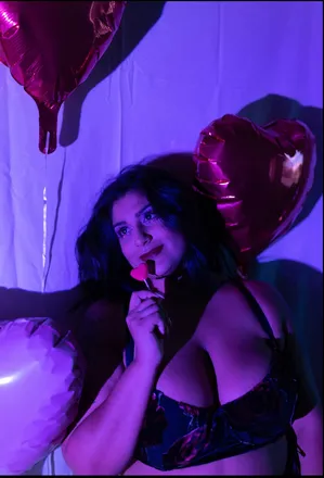 OnlyFans cuenta eyelinerandcigarettes header 2