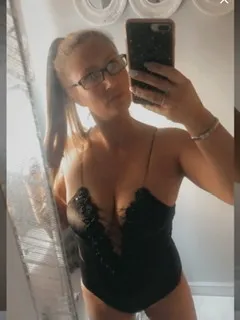 OnlyFans cuenta kyliedaley20 header 2