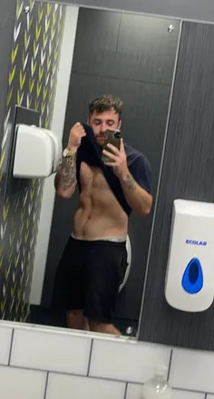 OnlyFans cuenta krausey08 header 2