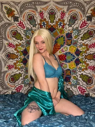 OnlyFans cuenta petitekittenn avatar 1