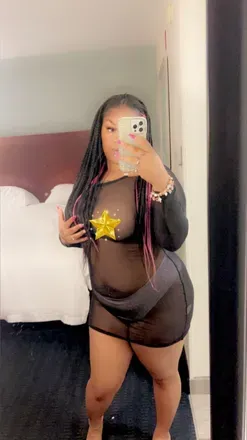 OnlyFans cuenta nyiasamone avatar 1