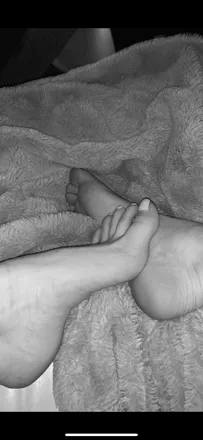 OnlyFans cuenta littlewrinkledsoles01 header 2
