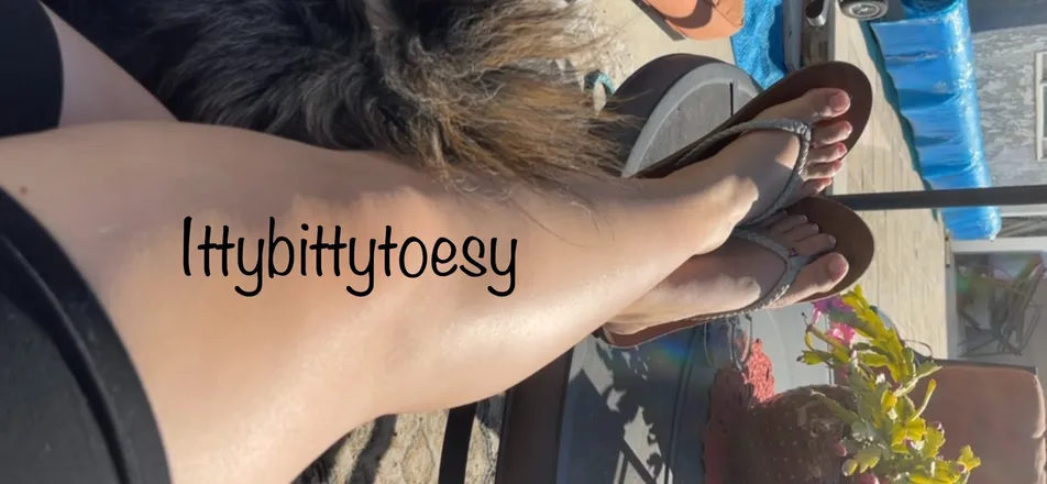 OnlyFans cuenta ittybittytoesy header 2