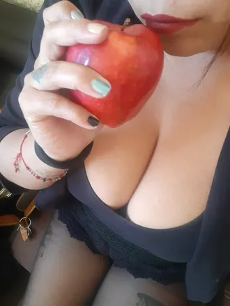 OnlyFans account  u122704678 header 2