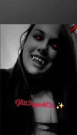 OnlyFans account  3glitt3rsparkl3s avatar 1
