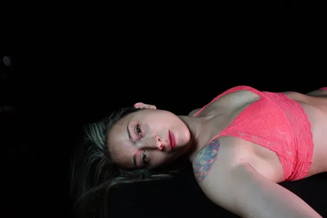 OnlyFans account  lucia_goldxx header 2