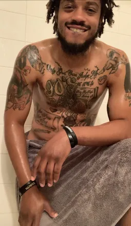 OnlyFans cuenta shh-theghost header 2
