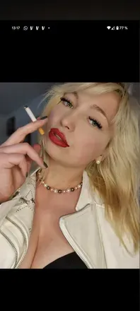OnlyFans cuenta theresasmoke avatar 1