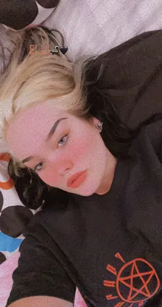 OnlyFans cuenta closet_emo header 2