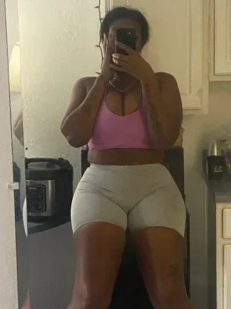 OnlyFans cuenta fatmamacremepie avatar 1