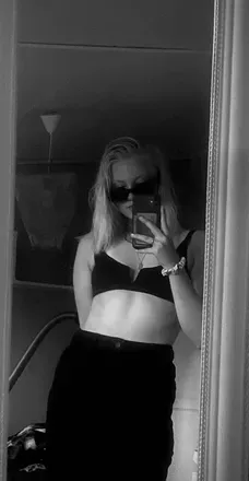 OnlyFans cuenta malwiina header 2