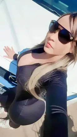 OnlyFans account  karitobar header 2