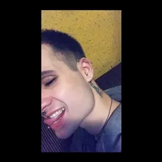 OnlyFans cuenta loganakapeache1 avatar 1