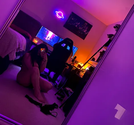OnlyFans cuenta auroramossxx header 2