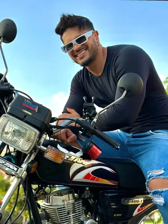 OnlyFans cuenta amirzayeklaurent header 2