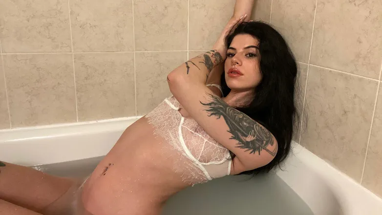 OnlyFans cuenta thrvsherlewds header 2