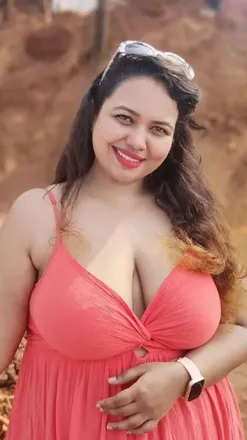 OnlyFans account  curvi_girl avatar 1