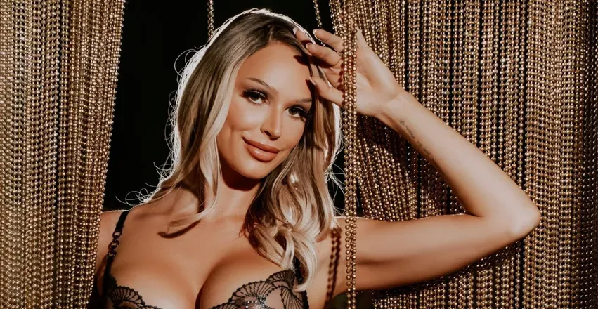 OnlyFans cuenta emmahixofficial header 2