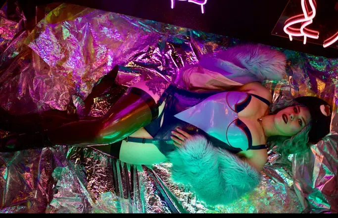 OnlyFans account  mich.mayhem header 2