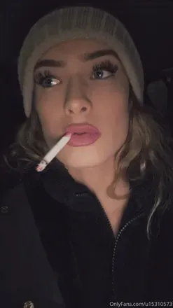 OnlyFans cuenta smokingaliah header 2