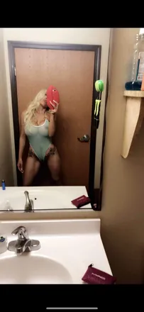 OnlyFans account  ari.moon header 2