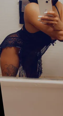 OnlyFans cuenta brownbeauty11 header 2