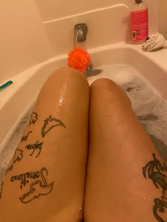 OnlyFans cuenta halleyqueen24 header 2
