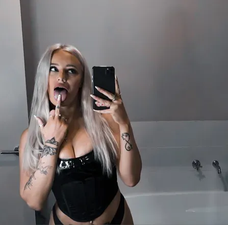 OnlyFans account  aleeah222 avatar 1