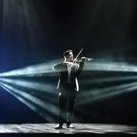OnlyFans cuenta strippingviolinist header 2