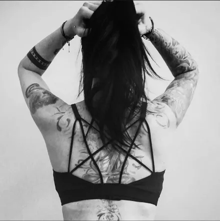 OnlyFans cuenta kikki_kik header 2