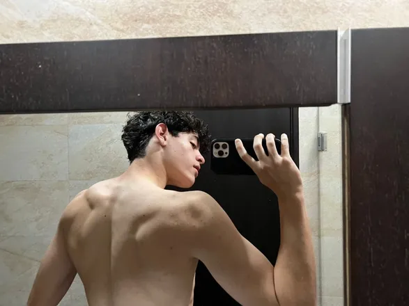 OnlyFans cuenta yereelpai header 2