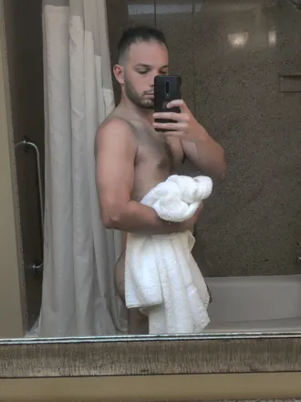 OnlyFans cuenta iykykr header 2