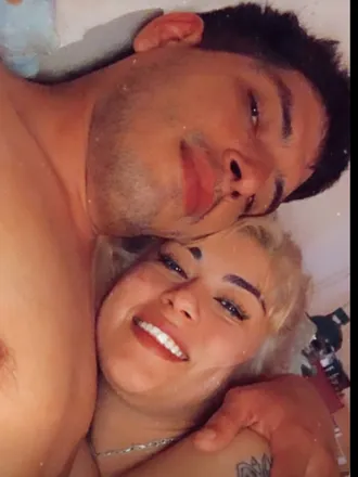 OnlyFans cuenta viole_y_adrian53489 header 2
