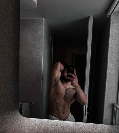 OnlyFans cuenta luchoarias1 header 2