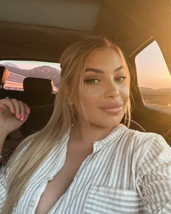 OnlyFans cuenta bella_bella31 header 2