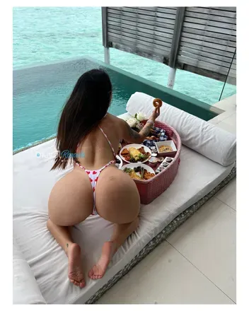 OnlyFans cuenta karolrosado header 2